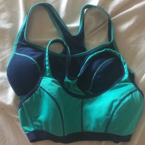 2 sports bras